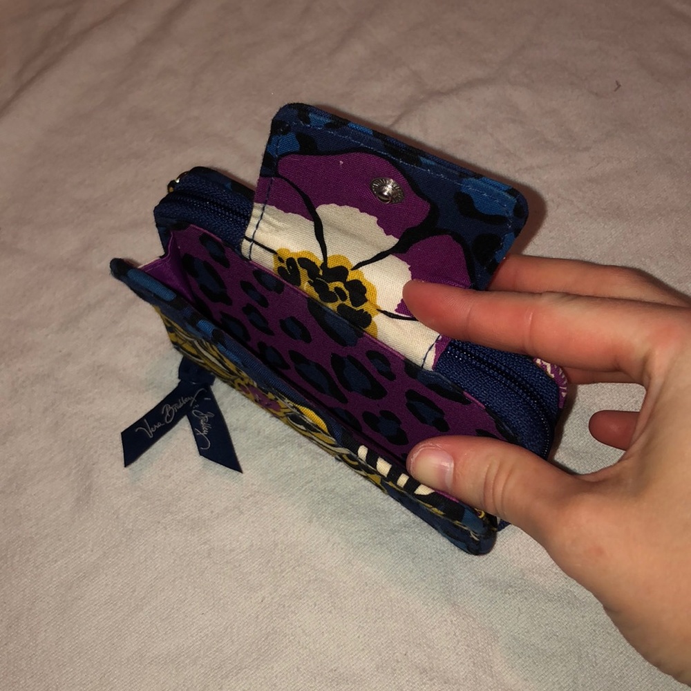 Vera Bradley African Violet Smartphone wristlet - Picture 3 of 4